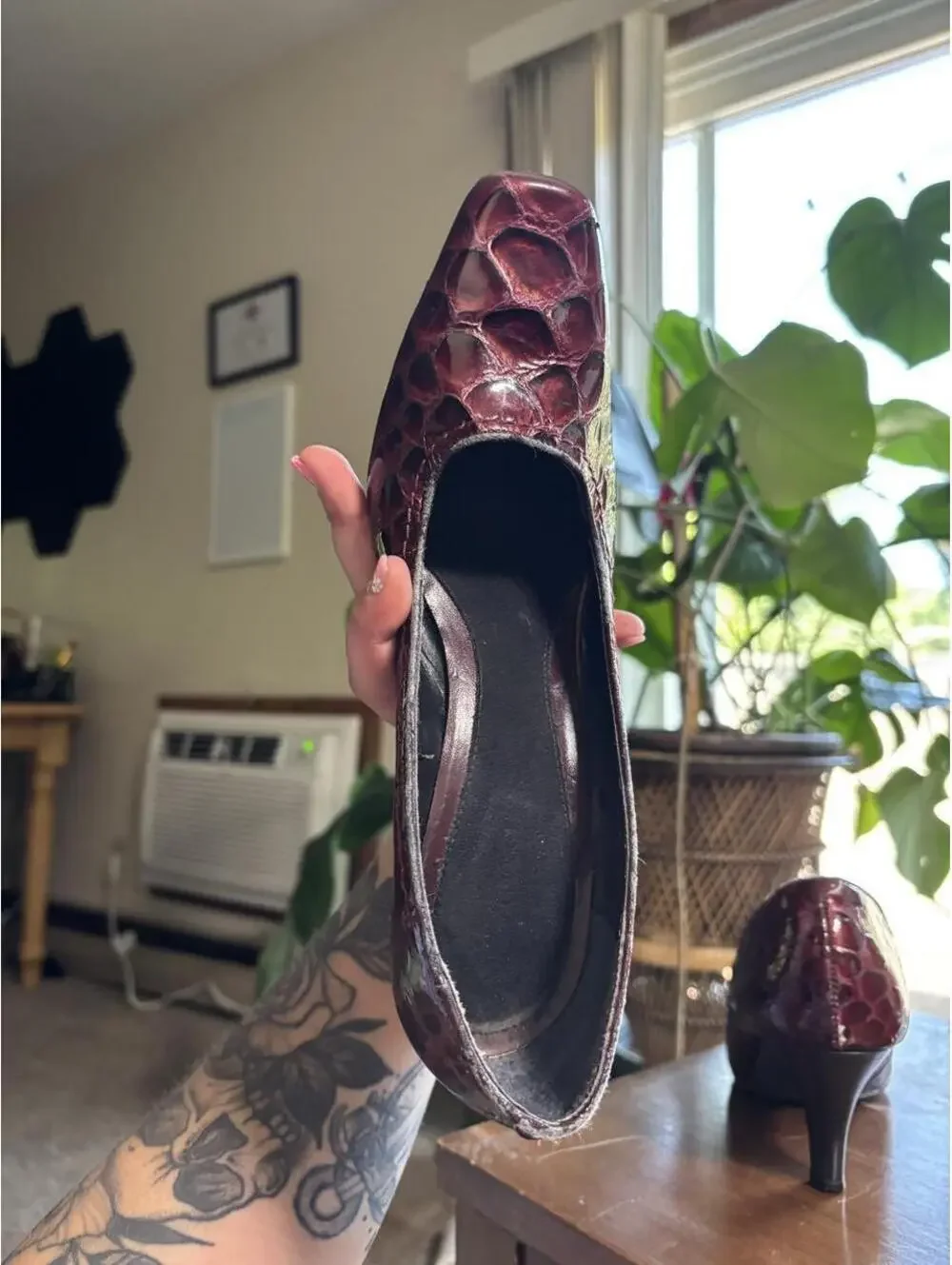 Aerosoles Burgundy snakeskin print leather pumps in US 7.5 #glamour #courts